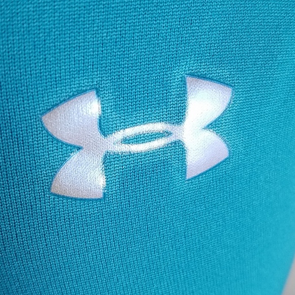 🦈 3/$20 UA Teal Semi-Fitted Heat Gear Top - Picture 2 of 8